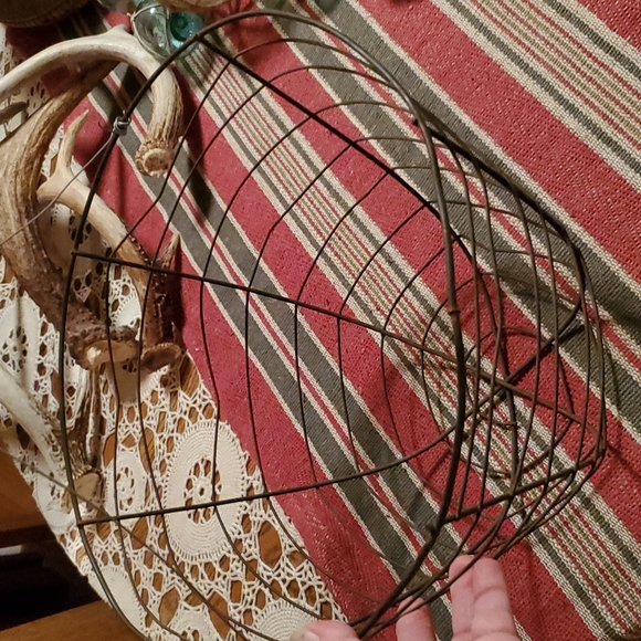 💥SOLD💥Antique wire farm basket - Picture 6 of 12